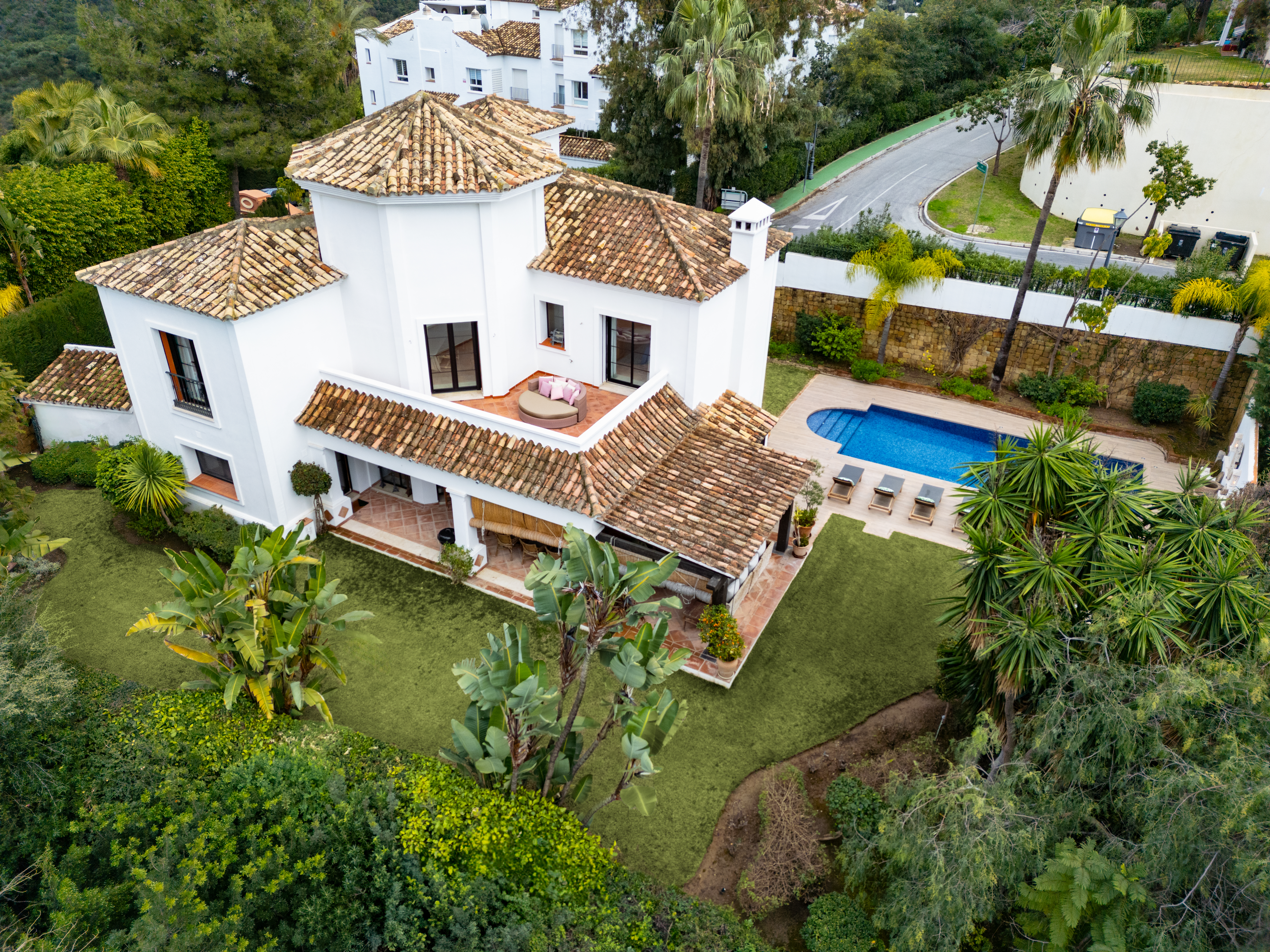 Contemporary Villa with Golf and Sea Views, La Quinta, Benahavís